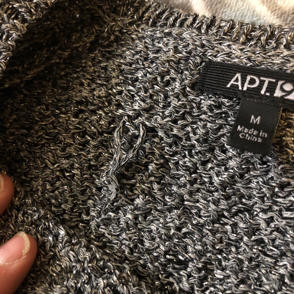 Glittery sweater size Medium - Picture 7 of 8